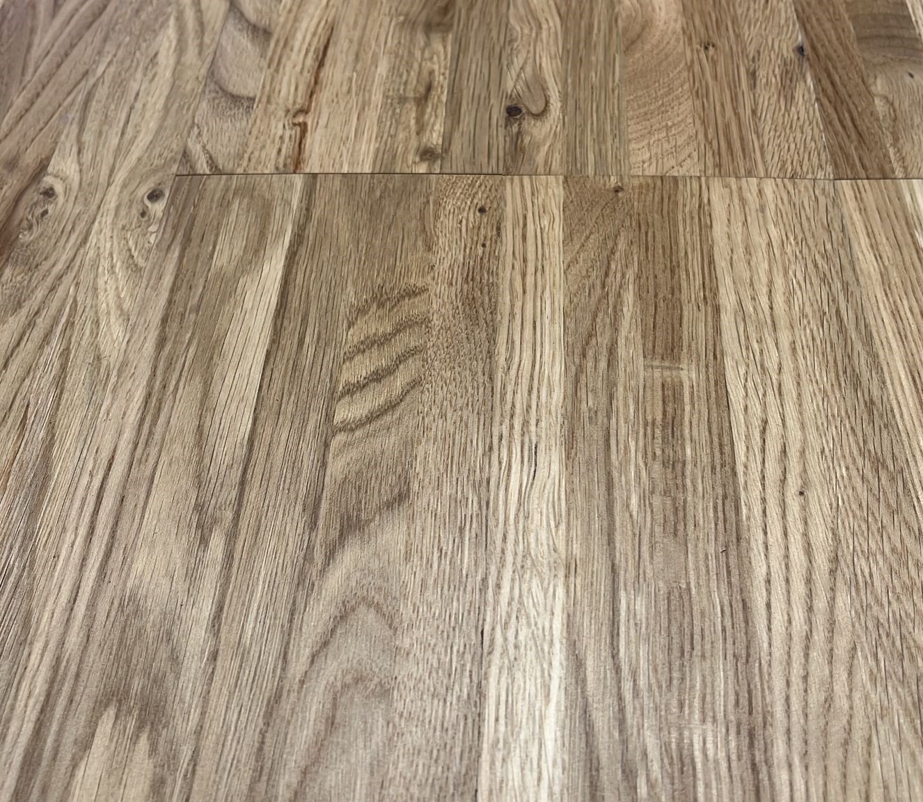 Smalle eiken houten vloer