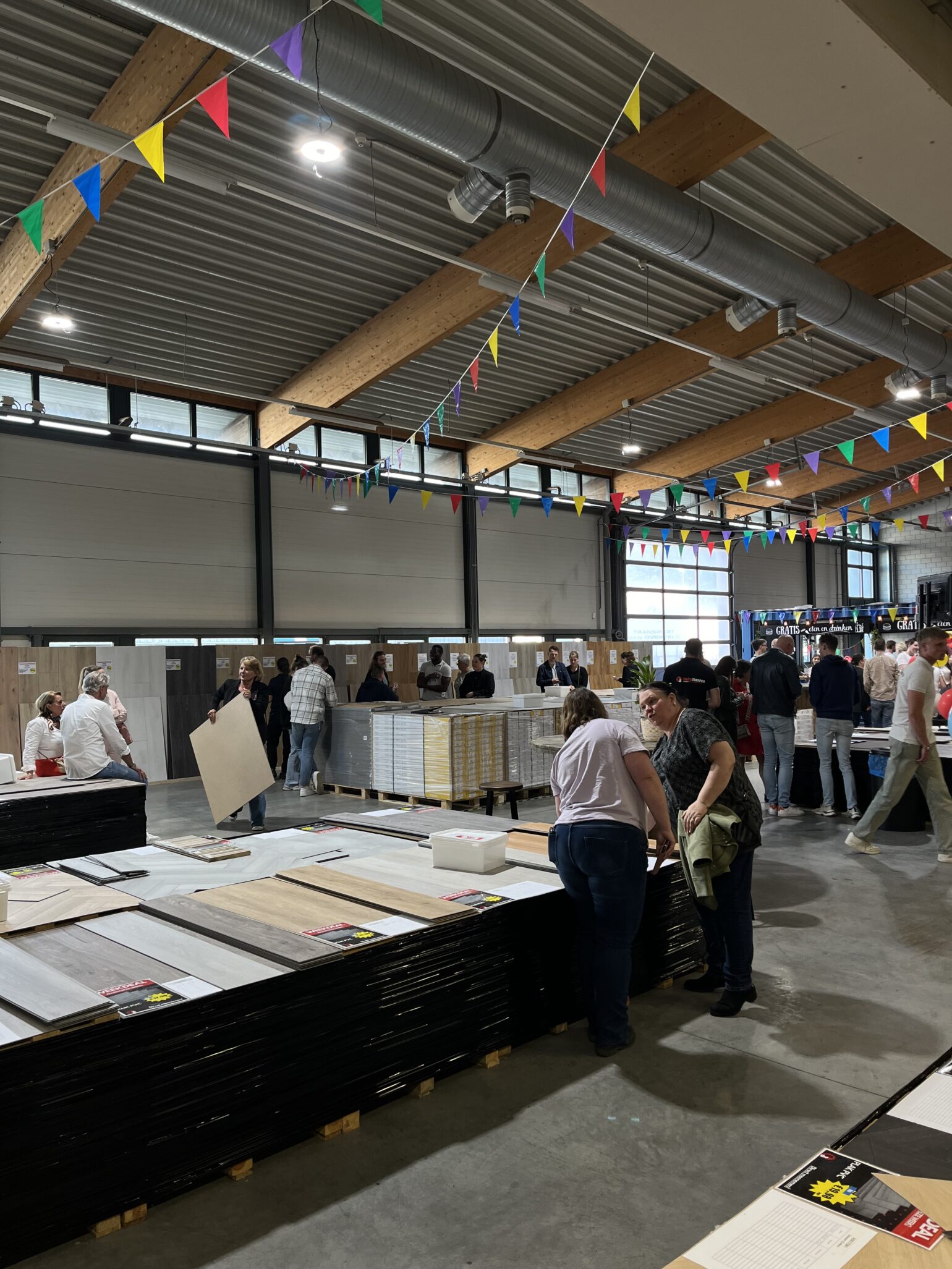 Bezoekers showroom Etten-Leur