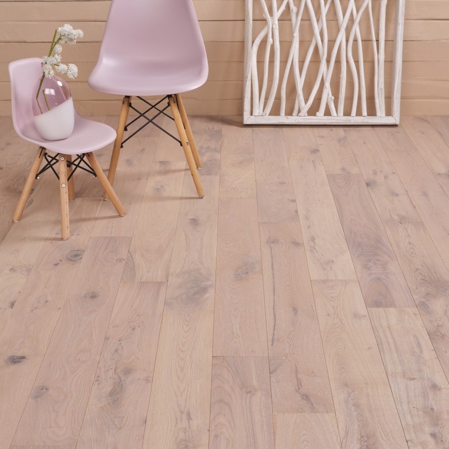 White wash houten vloer met natuurlijke uitstraling